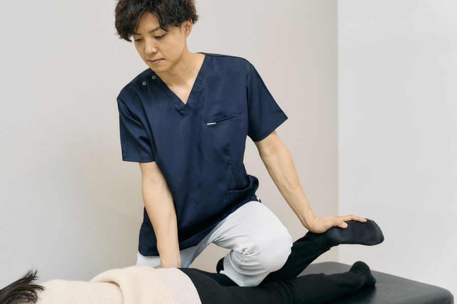 脚から巡りを整える施術